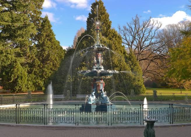 Апартаменты Hagley Park Hidden Gem Крайстчёрч Экстерьер фото